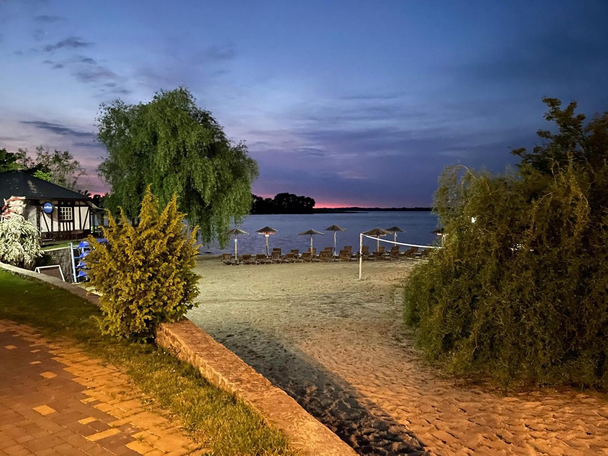 Mayak Resort Kam'yani Potoky Exterior foto