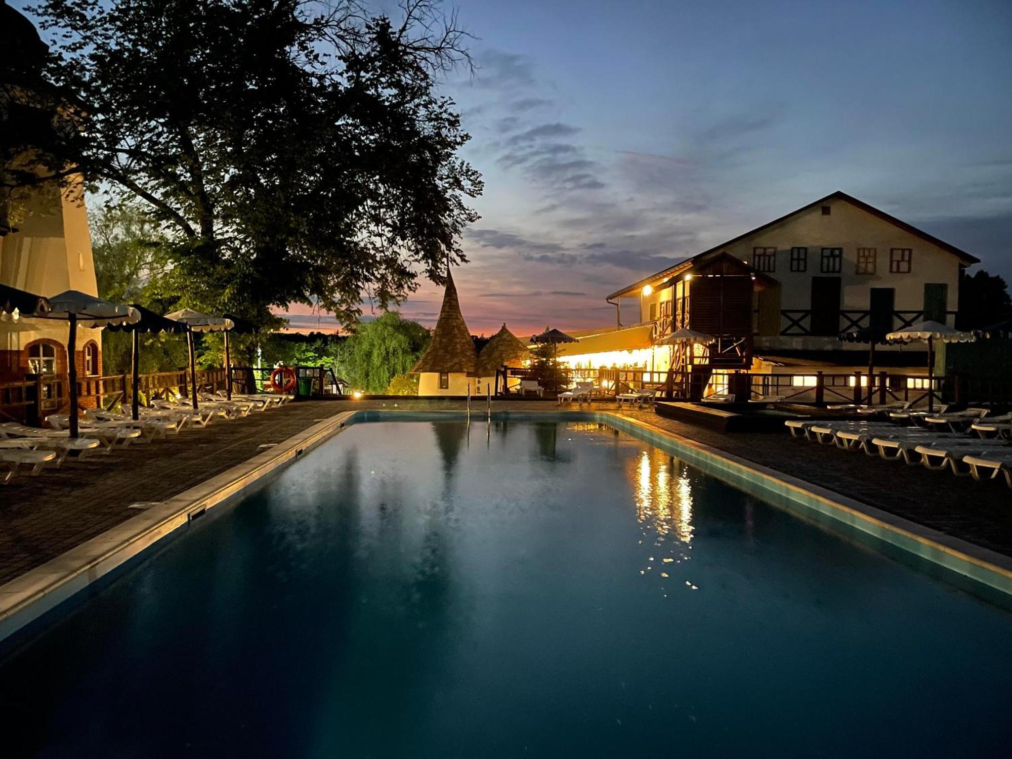 Mayak Resort Kam'yani Potoky Exterior foto