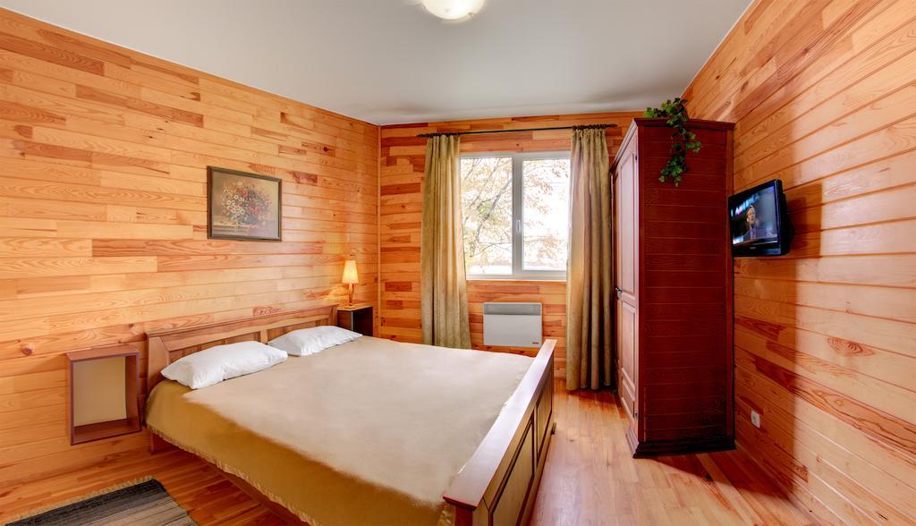 Mayak Resort Kam'yani Potoky Quarto foto